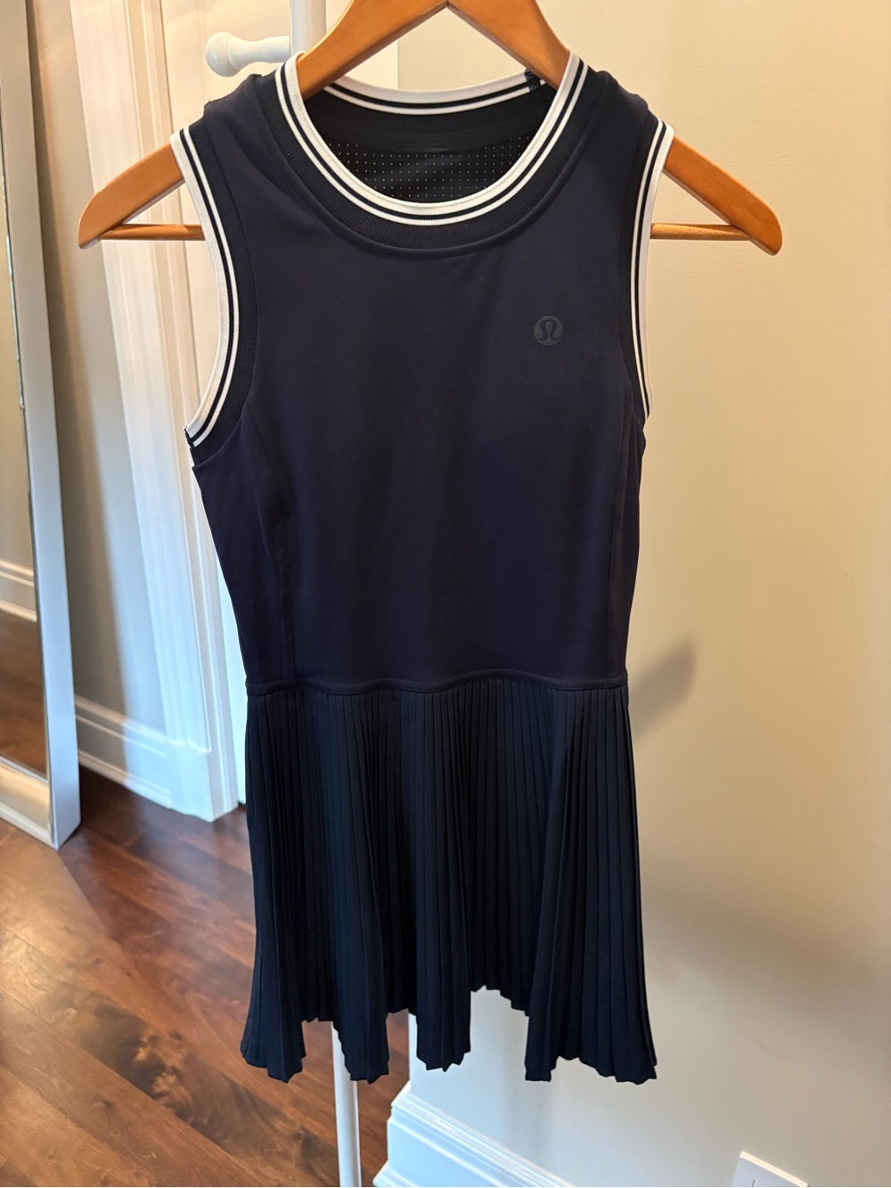 lululemon athletica Navy and White Sleeveless Pleated Dress
